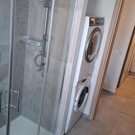 Al 6 Piano Apartman *